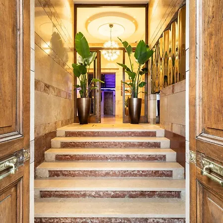 Apart-hotel 10 Manzoni *